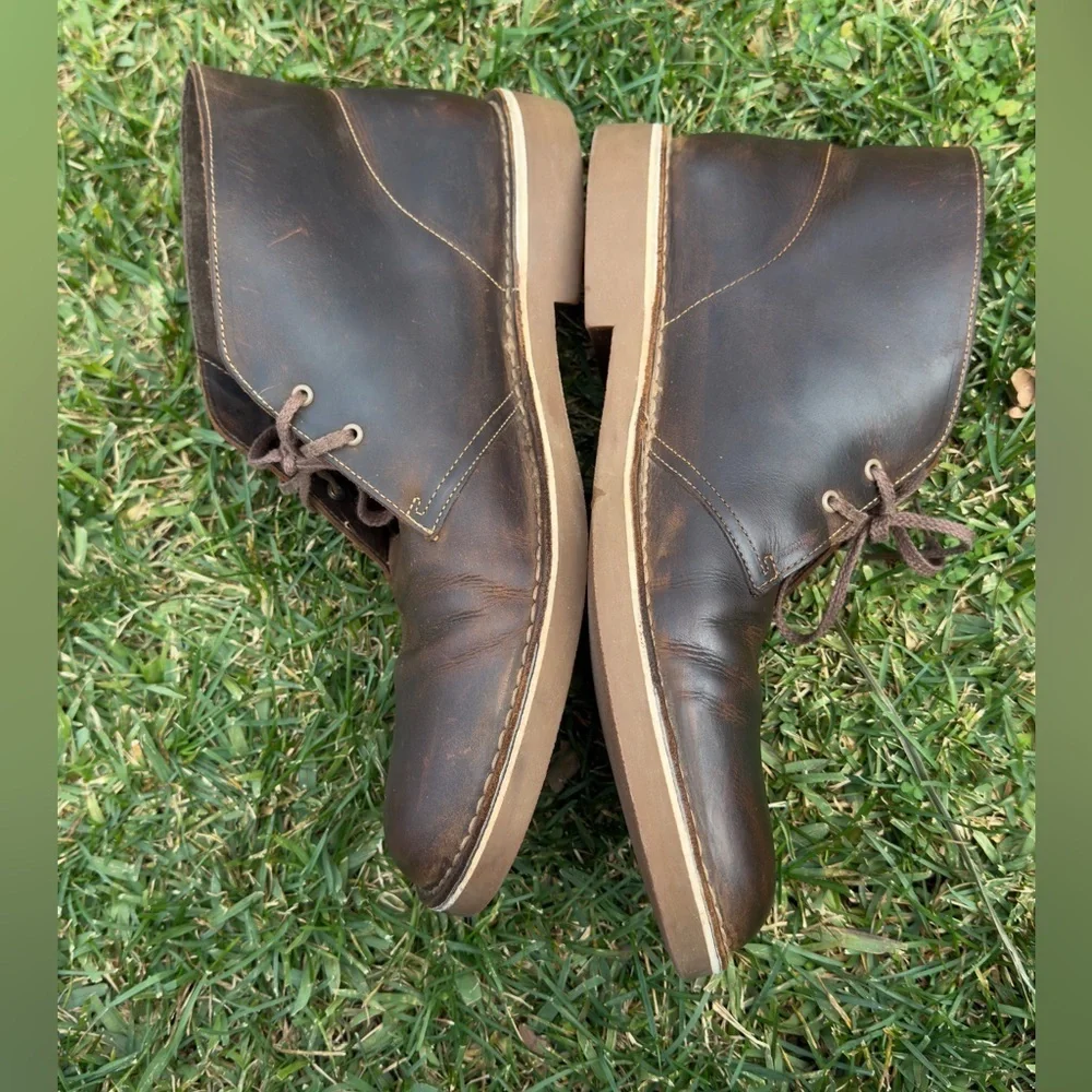 Clarks Collection Men's Shepton Chukka boots in brown leather. Size 14